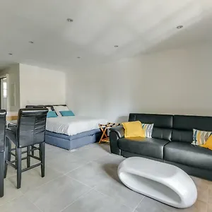 Le Hameau Des Pins Apartment